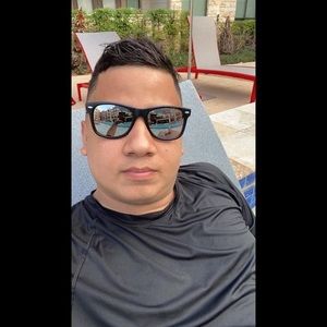 Meet your Posher, Roberto